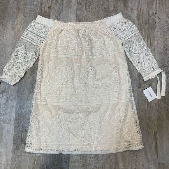 NWT David’s bridal speechless
Off-the-Shoulder 3/4-Sleeve Lace Shift Dr… - Picture 5 of 15